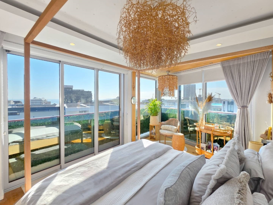 3 Bedroom Property for Sale in Sea Point Western Cape